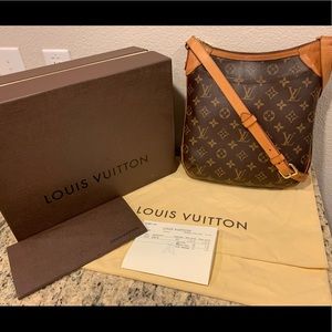 Louis Vuitton Odeon Crossbody M56390